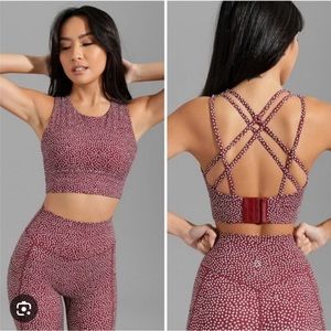 Buffbunny geo sports bra. Bossy vineyard. Size S